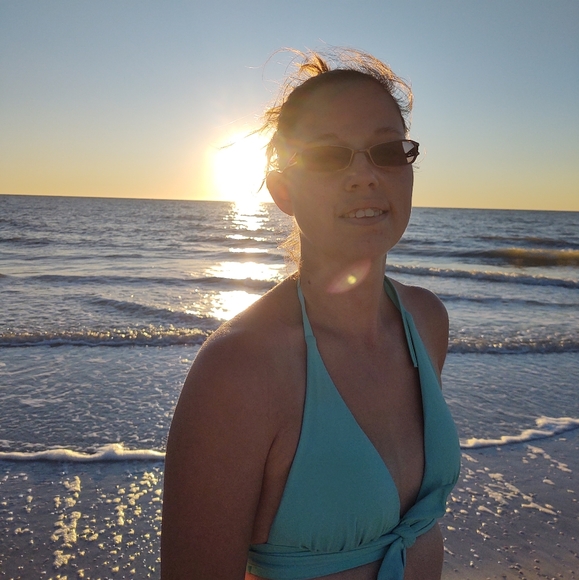 Meet your Posher, Kelly - Picture 2 of 7